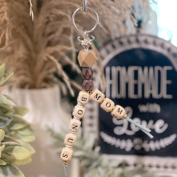 Accessories - Bonus Mom Car Charm/Keychain